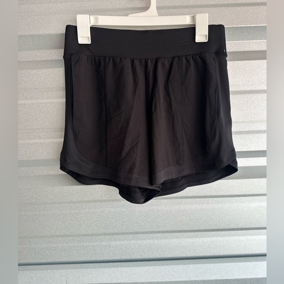 Women’s TEKGEAR Active Flowey Workout Running Shorts Size Medium NWT - Picture 2 of 13